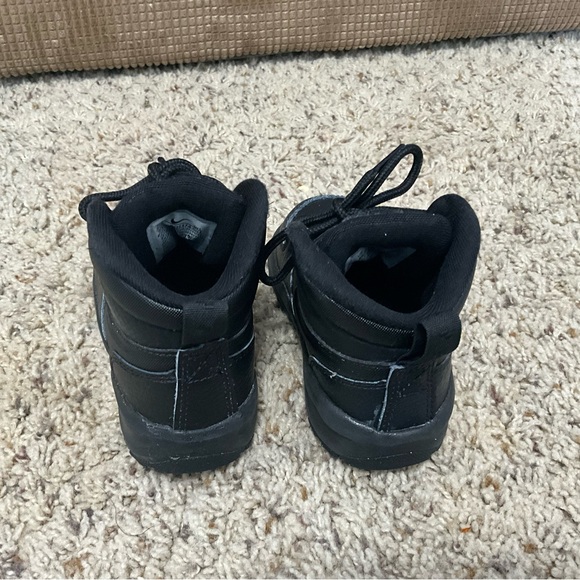 Nike Toddle Black High-Top BootsKids size 6C - Picture 9 of 9